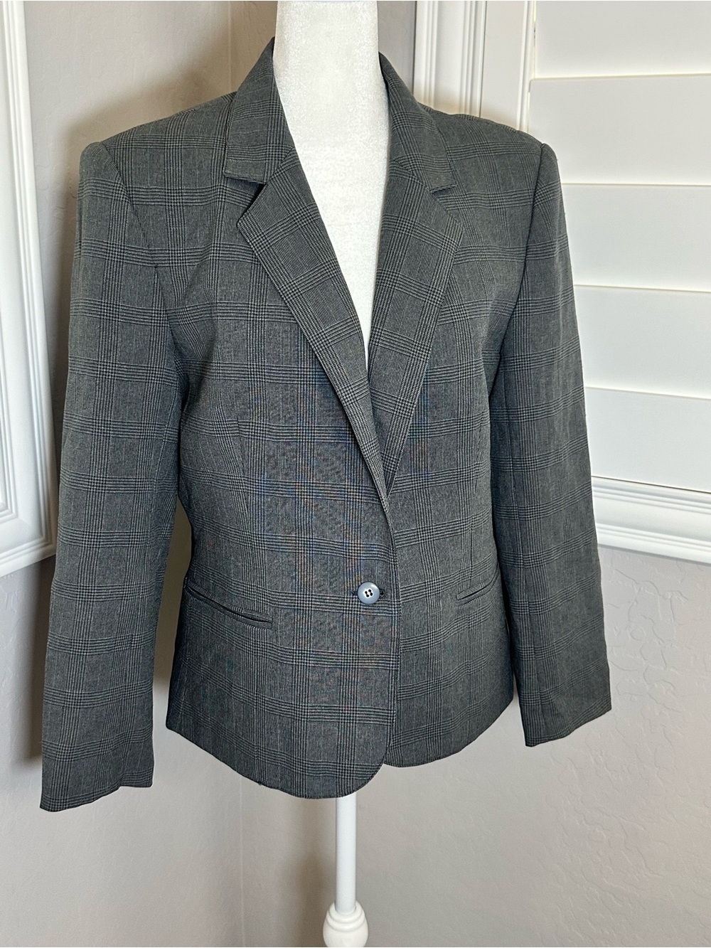 Bundle 3/$33 Women's Gray Glen Plaid Single-Button Blazer